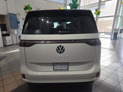 New 2025 Volkswagen ID. Buzz Pro S image 7
