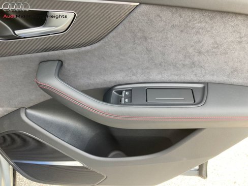 New 2025 Audi RS Q8 performance image 25