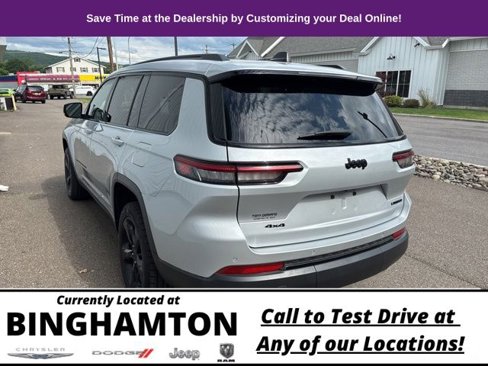 Used 2023 Jeep Grand Cherokee L Limited w/ Black Appearance Package image 5