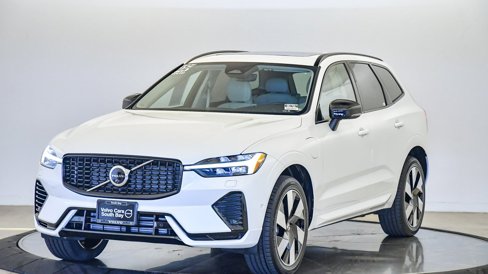 Certified 2025 Volvo XC60 T8 Plus w/ Protection Package Premier image 1