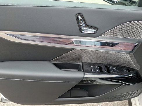 Used 2025 BMW 740i xDrive image 14
