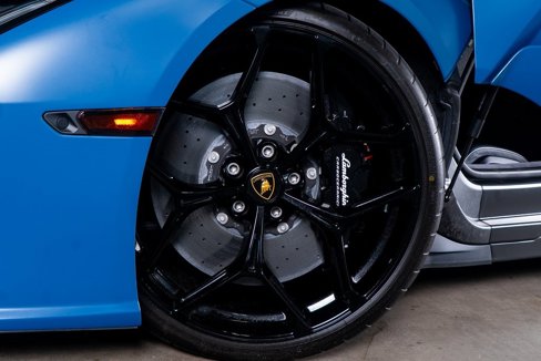 Used 2024 Lamborghini Revuelto image 19