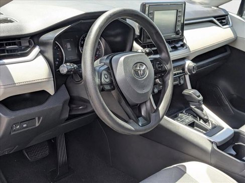 Used 2021 Toyota RAV4 XLE image 9