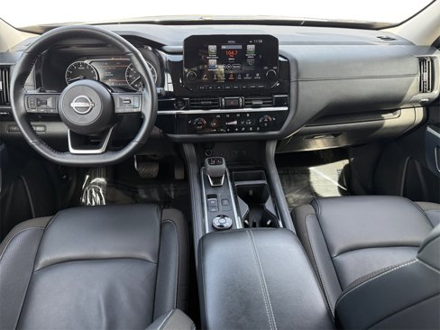 Used 2025 Nissan Pathfinder SL image 10