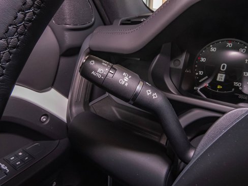 New 2025 Land Rover Defender 110 S image 12