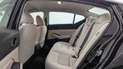 Used 2025 Nissan Altima 2.5 SV image 17