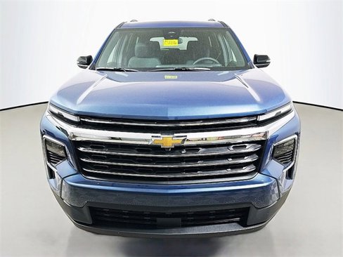 New 2026 Chevrolet Traverse LT image 2