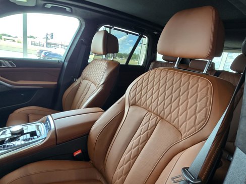 New 2026 BMW X5 M60i w/ Executive Package image 40