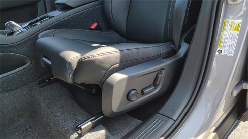 New 2026 Volvo XC40 B5 Plus w/ Climate Package image 12