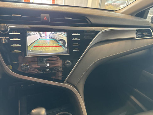 Used 2018 Toyota Camry SE image 30