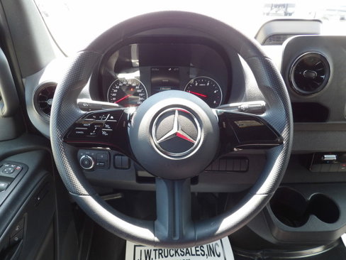 Used 2025 Mercedes-Benz Sprinter 2500 image 20