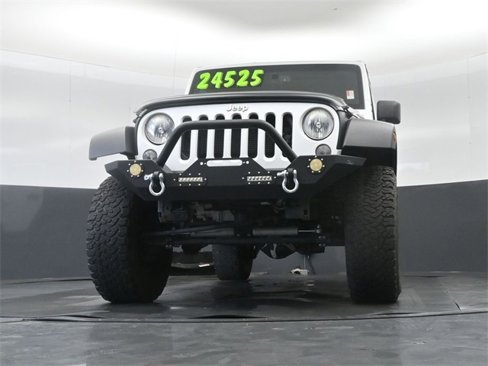 Used 2015 Jeep Wrangler Unlimited Rubicon image 23