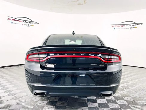 Used 2015 Dodge Charger SXT w/ Plus Group image 7