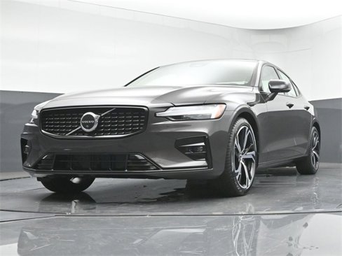 Used 2025 Volvo S60 B5 Plus w/ Protection Package Premier image 33