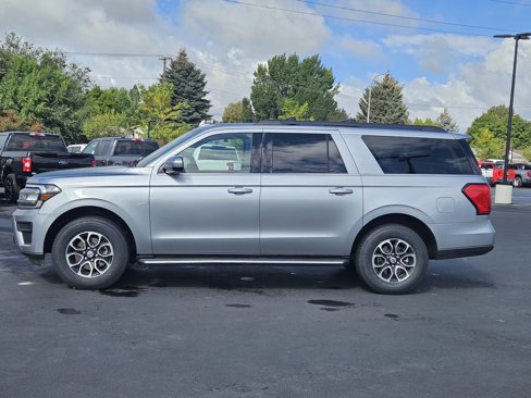 Used 2023 Ford Expedition Max XLT image 4