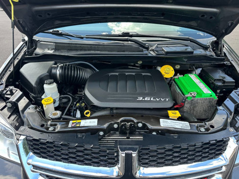 Used 2019 Dodge Grand Caravan SXT w/ Driver Convenience Group image 27