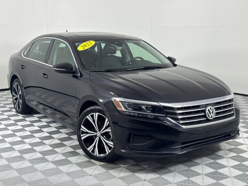 Used 2022 Volkswagen Passat 2.0T SE image 2