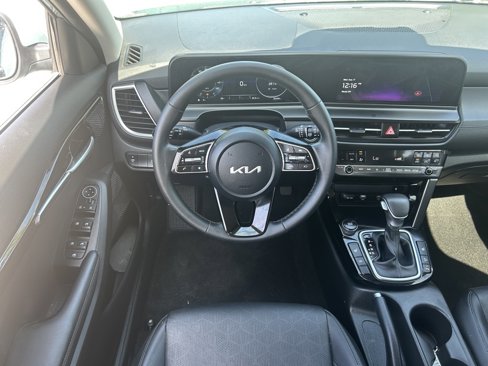 Used 2025 Kia Seltos EX w/ EX Sunroof Package image 27