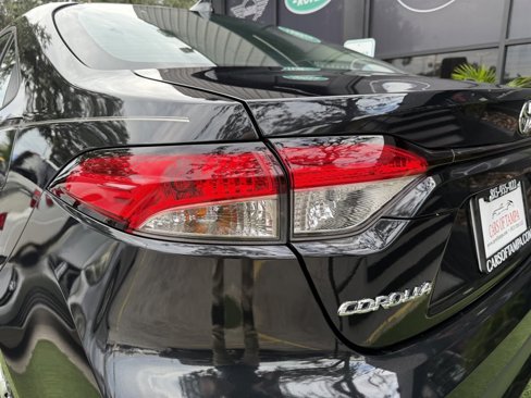 Used 2022 Toyota Corolla LE image 11