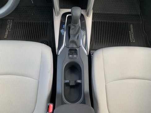 Used 2024 Toyota Corolla Cross L image 16