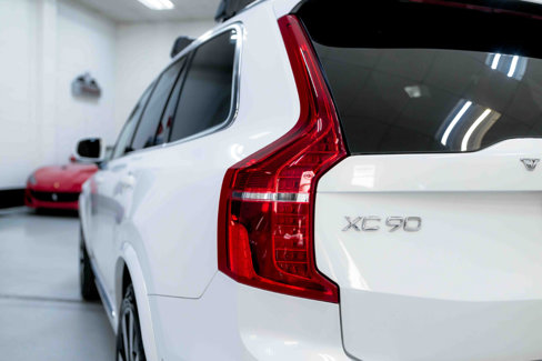 Used 2023 Volvo XC90 T8 Ultimate w/ Lounge Package image 18