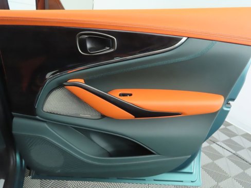 Used 2025 Aston Martin DBX 707 image 26