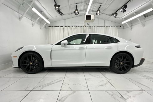 New 2024 Porsche Panamera 4 image 2