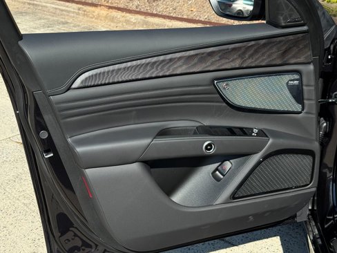 New 2025 Maserati Grecale GT image 11