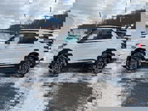 New 2025 Ford Explorer Active w/ Active Comfort Package image 2