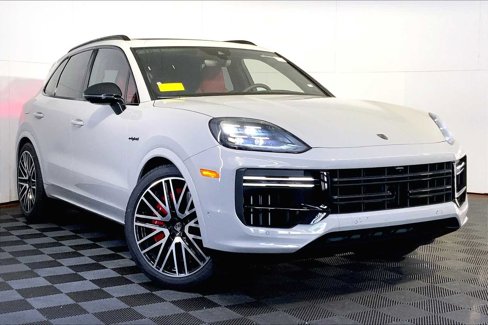 New 2026 Porsche Cayenne Turbo image 9
