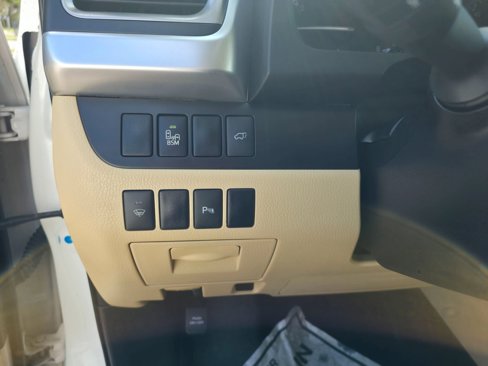 Used 2015 Toyota Highlander Limited image 17