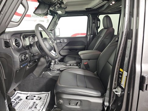 New 2025 Jeep Wrangler Unlimited Sahara image 9