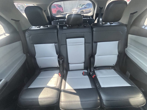 Used 2022 Ford Explorer XLT w/ Equipment Group 202A image 33