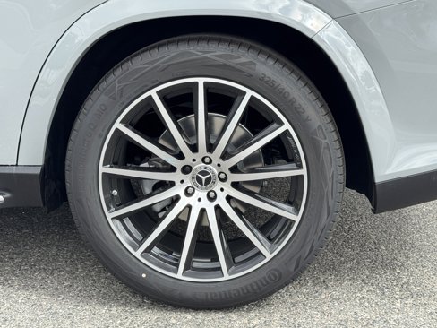 New 2026 Mercedes-Benz GLS 580 4MATIC image 15