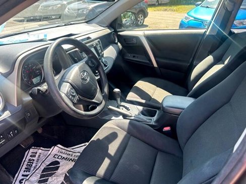 Used 2015 Toyota RAV4 LE image 4