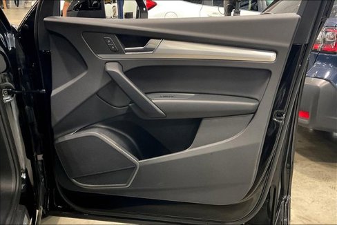 Certified 2025 Audi Q5 2.0T Premium image 24