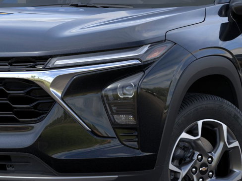 New 2025 Chevrolet Trax LT w/ Sunroof Package image 10