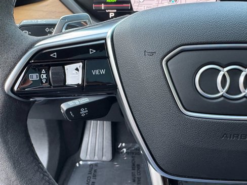 Used 2023 Audi e-tron GT Premium Plus image 31