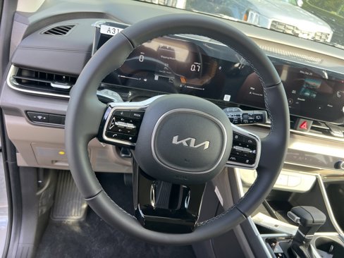 New 2026 Kia Carnival EX image 9