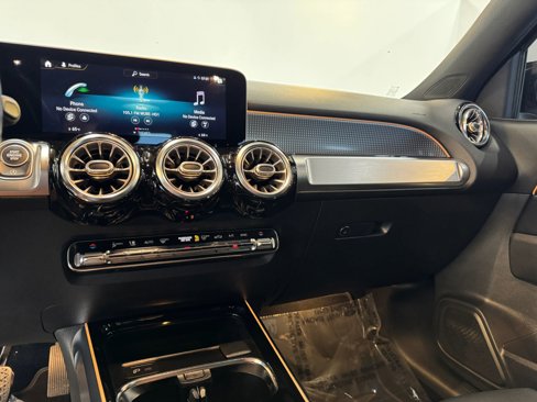 Used 2021 Mercedes-Benz GLB 250 image 18