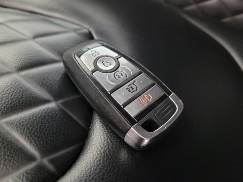 Used 2024 Ford Edge Titanium image 32