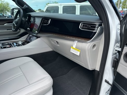 New 2025 Jeep Grand Wagoneer 4WD image 54