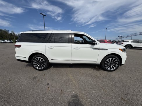 Used 2024 Lincoln Navigator L Reserve image 6