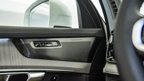 New 2025 Volvo XC90 T8 Plus w/ Protection Package Premier image 31
