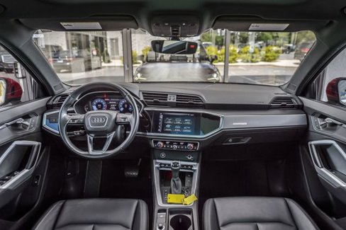 Used 2021 Audi Q3 2.0T Premium Plus w/ Premium Plus Package image 3
