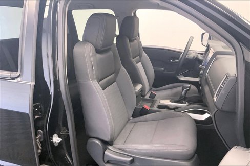 Used 2024 Nissan Frontier SV image 6