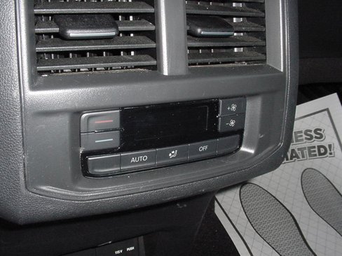 Used 2021 Volkswagen Atlas SEL image 33