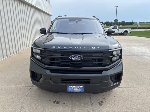New 2025 Ford Expedition Active image 2