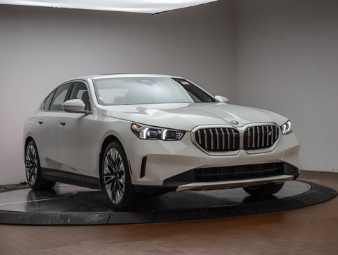 New 2026 BMW i5 eDrive40 w/ Premium Package image 3
