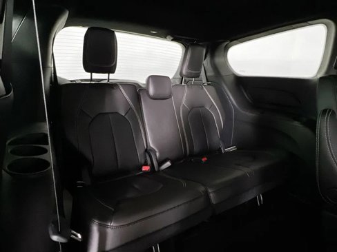 New 2025 Chrysler Pacifica Select image 27